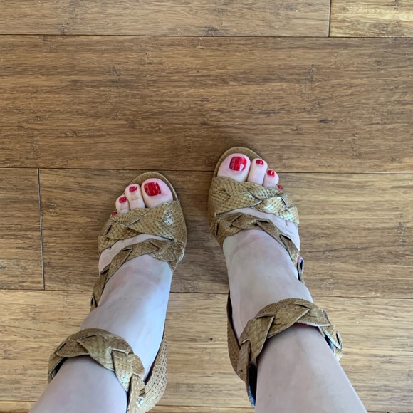 Marciano gold shoes! - Picture 5 of 5